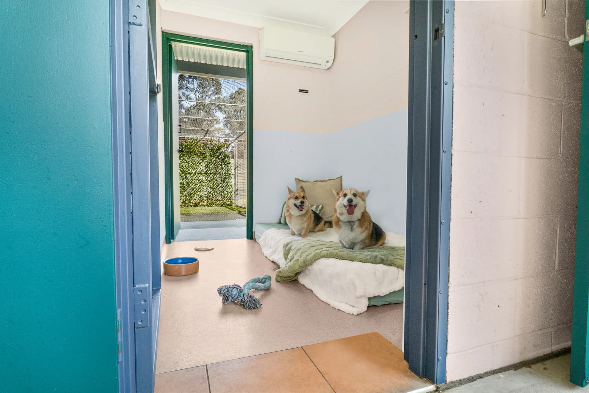 Luxury Villa image 5